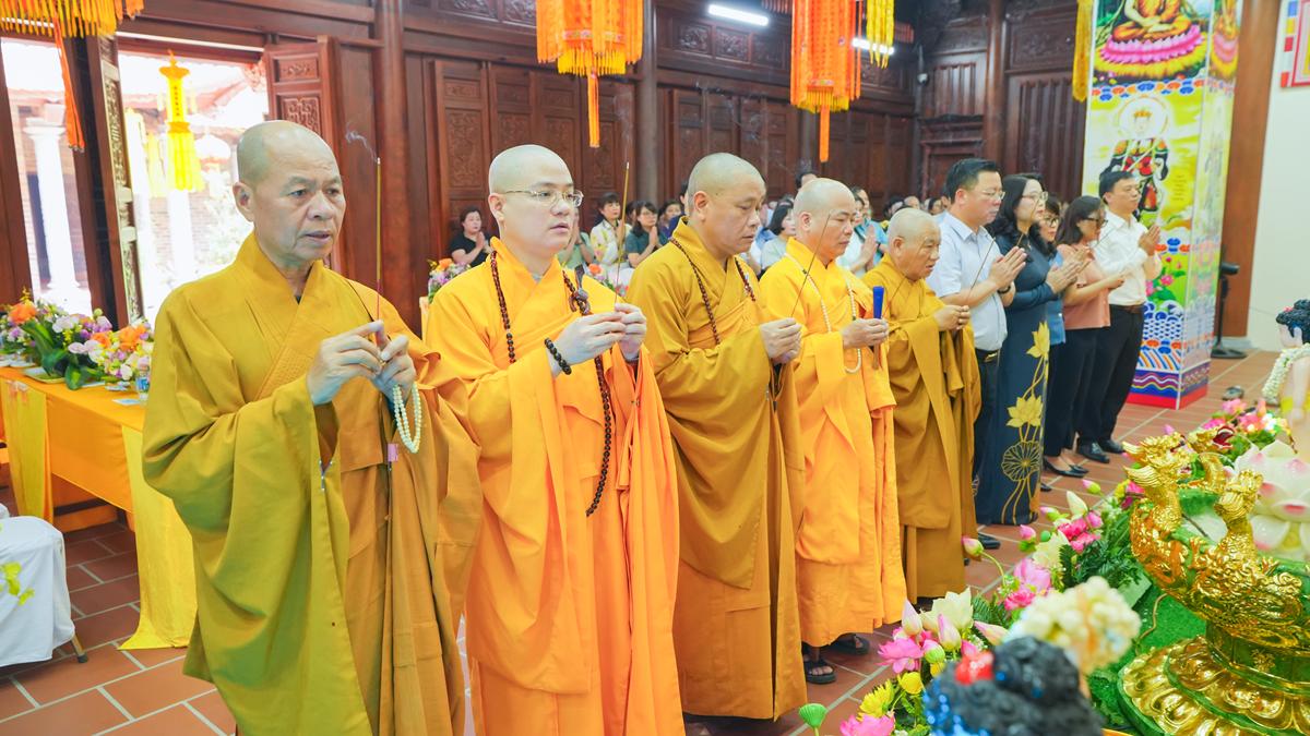 Đại lễ Phật đản PL.2570 của Ban đại diện Phật giáo liên phường Ba Đình lan tỏa tinh thần từ bi và tỉnh thức